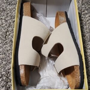 Outwoods Cream Slip-On Sandals